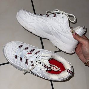 Womens Fila Disruptor2